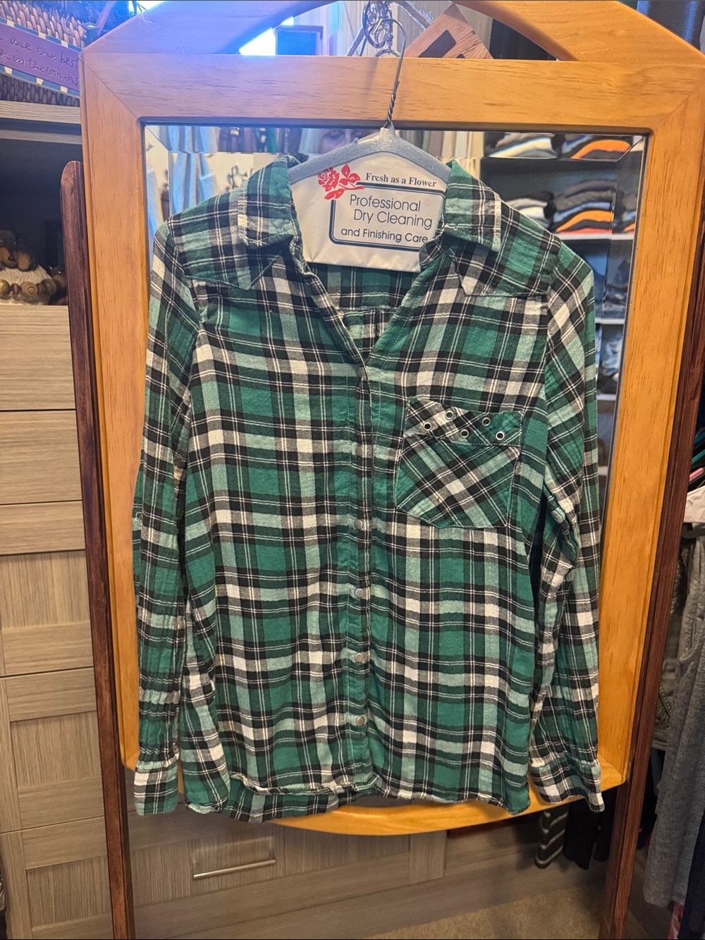Green Black White Plaid Button-Up Shirt